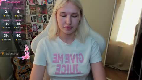 Evelina online show from 06-23-26, 01:14