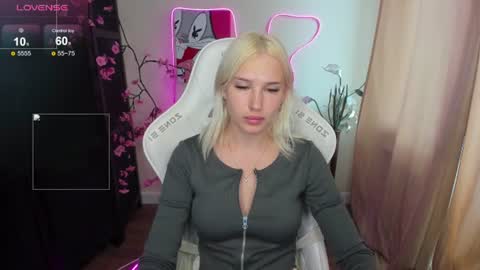 Evelina online show from 07-19-26, 01:20