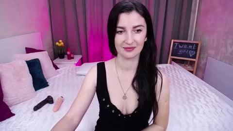 Evelin online show from 10-13-25, 05:07