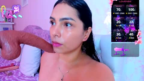 Snapshot of evelinn_belen chatting on 04-24-26, 12:18 Evelinn belen online show from 04-24-26, 12:18