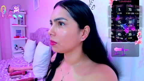 Snapshot of evelinn_belen chatting on 04-25-26, 09:34 Evelinn belen online show from 04-25-26, 09:34
