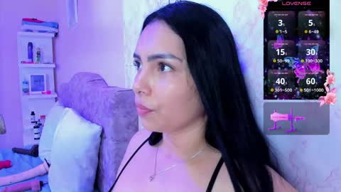 Snapshot of evelinn_belen chatting on 05-11-26, 12:33 Evelinn belen online show from 05-11-26, 12:33