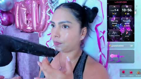 Snapshot of evelinn_belen chatting on 05-26-26, 01:40 Evelinn belen online show from 05-26-26, 01:40