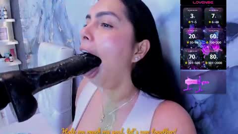 Snapshot of evelinn_belen chatting on 06-22-26, 04:15 Evelinn belen online show from 06-22-26, 04:15