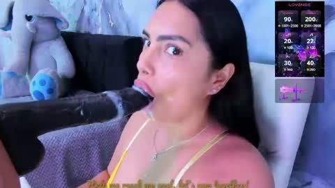 Snapshot of evelinn_belen chatting on 07-19-26, 04:44 Evelinn belen online show from 07-19-26, 04:44