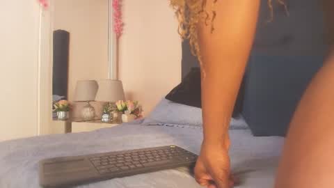 Snapshot of evelonga_707 chatting on 06-20-26, 07:27 DAYANITA online show from 06-20-26, 07:27