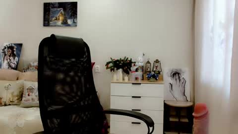 evelove online show from 02-26-25, 08:04