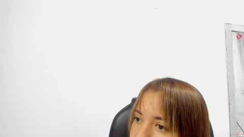 Evelyn online show from 02-19-25, 03:38