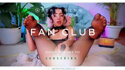 Snapshot of evelyn_chelle chatting on 01-06-25, 07:35 Im Eve or Chelle Next Stream 191224 online show from 01-06-25, 07:35