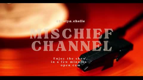 Snapshot of evelyn_chelle chatting on 10-09-25, 11:36 Im Eve or Chelle Next Stream 191224 online show from 10-09-25, 11:36