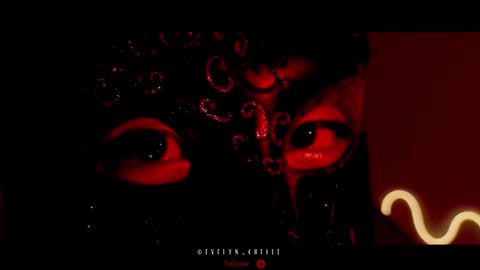 Snapshot of evelyn_chelle chatting on 01-05-26, 08:23 Im Eve or Chelle Next Stream 191224 online show from 01-05-26, 08:23