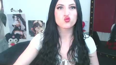 Julieta online show from 12-15-25, 05:34