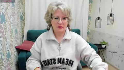Snapshot of evelynblissful chatting on 04-20-26, 05:10 Evelyn online show from 04-20-26, 05:10
