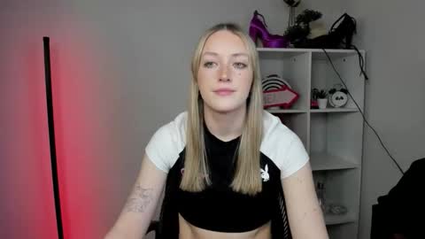 evelynblond online show from 03-24-26, 01:38