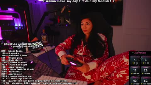 Snapshot of evelyne92 chatting on 12-21-24, 05:14 Evelyne online show from 12-21-24, 05:14