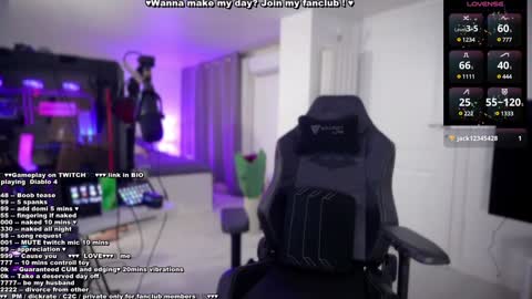 Snapshot of evelyne92 chatting on 02-02-25, 06:53 Evelyne online show from 02-02-25, 06:53