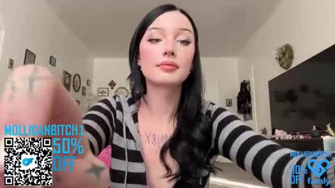 Evelyn online show from 12-17-25, 10:05