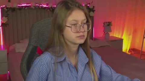 Snapshot of evemundie chatting on 11-13-25, 01:54 Eve online show from 11-13-25, 01:54