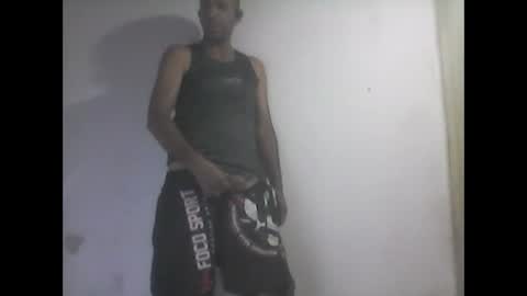 Snapshot of everaldosantos chatting on 01-04-25, 10:55 everaldosantos online show from 01-04-25, 10:55