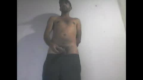 Snapshot of everaldosantos chatting on 01-12-25, 11:04 everaldosantos online show from 01-12-25, 11:04