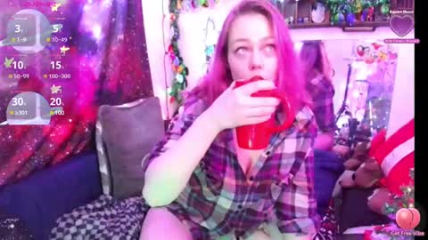 Snapshot of everlyester chatting on 12-20-24, 06:35 Evie online show from 12-20-24, 06:35