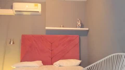 Sophia online show from 11-04-25, 07:46