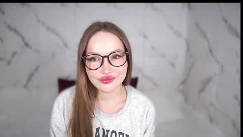 Snapshot of evesib chatting on 09-18-25, 10:01 Goddes 1 online show from 09-18-25, 10:01