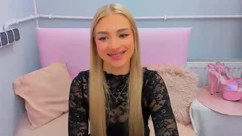 Snapshot of evettegold chatting on 10-04-25, 05:00 Eve online show from 10-04-25, 05:00