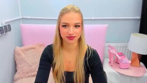 Snapshot of evettegold chatting on 10-21-25, 03:24 Eve online show from 10-21-25, 03:24