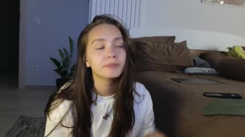 evi_woow online show from 09-08-25, 09:47