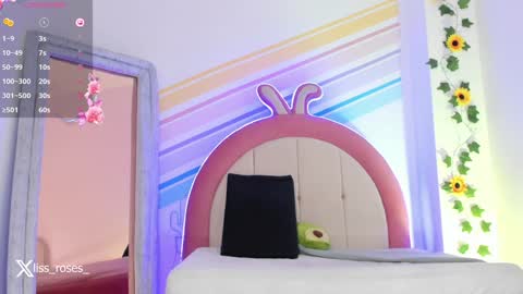 Snapshot of evie_clark_ chatting on 01-16-25, 08:36 My name is Evie nice to meet you really get to know me better private is open online show from 01-16-25, 08:36