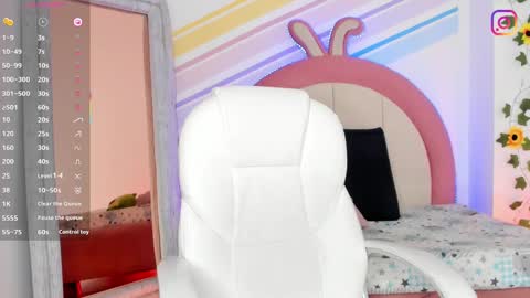 Snapshot of evie_clark_ chatting on 02-12-25, 06:30 My name is Evie nice to meet you really get to know me better private is open online show from 02-12-25, 06:30