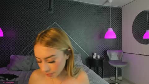Evie  Denm online show from 04-18-26, 08:53