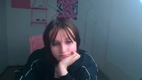 Evie online show from 03-06-26, 10:39