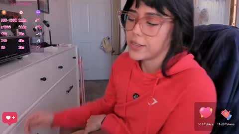 Evie Luna online show from 06-17-26, 11:27