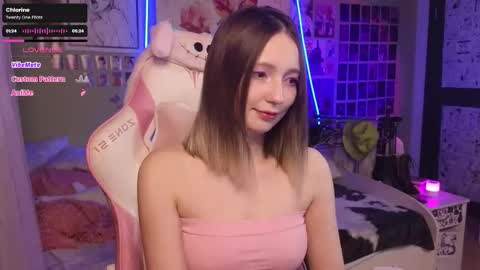 Snapshot of evie_rosen chatting on 01-08-26, 08:33 Evie online show from 01-08-26, 08:33