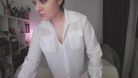 Im gonna be on in 2 hours online show from 10-23-25, 08:07