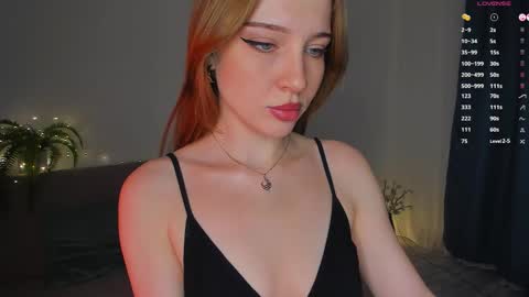 Snapshot of eviesapphire chatting on 09-14-25, 07:35 Sofia online show from 09-14-25, 07:35