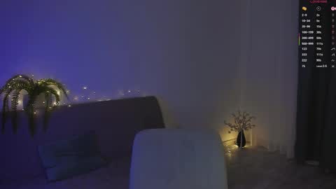 Snapshot of eviesapphire chatting on 11-26-25, 10:11 Sofia online show from 11-26-25, 10:11