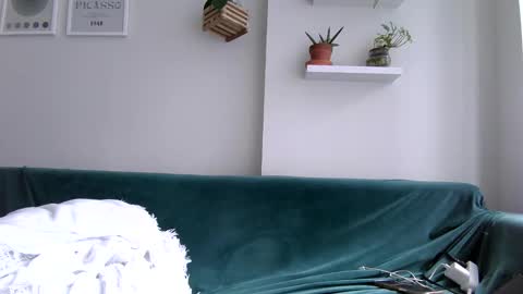 Snapshot of evillers1 chatting on 05-29-26, 02:15 Badblondebunny online show from 05-29-26, 02:15