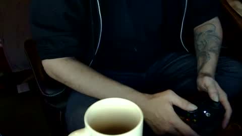 Snapshot of evilshadow41 chatting on 01-28-25, 01:08 Shadow online show from 01-28-25, 01:08