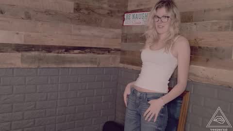 Snapshot of evilvillainess chatting on 12-04-25, 02:26 Vesper - online show from 12-04-25, 02:26