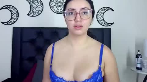 Snapshot of evoletmk chatting on 01-18-26, 11:25 Evolet online show from 01-18-26, 11:25