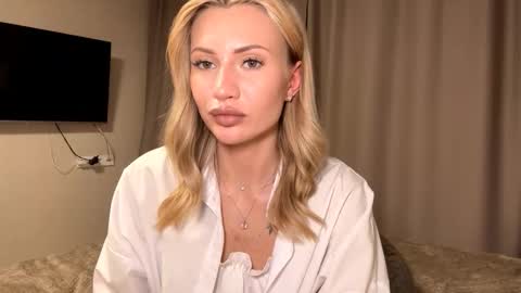 Amelia online show from 03-21-26, 07:17