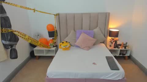 evvaa_moon online show from 10-08-25, 12:47