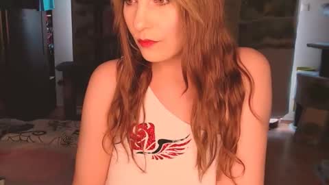 Snapshot of evvygold chatting on 05-12-26, 02:47 Catwoman online show from 05-12-26, 02:47