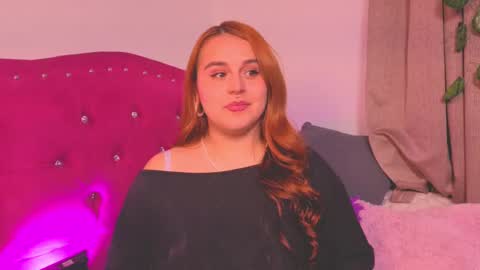 Snapshot of evy_orange1 chatting on 09-28-25, 04:18 EVY online show from 09-28-25, 04:18