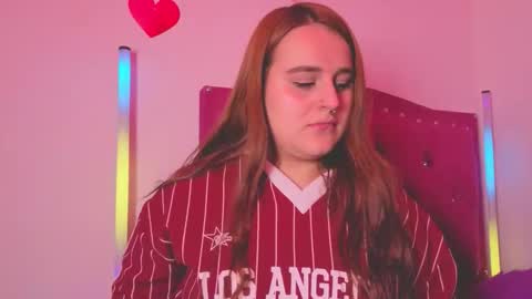 Snapshot of evy_orange1 chatting on 10-19-25, 11:49 EVY online show from 10-19-25, 11:49