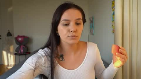 ewelynscott online show from 11-10-25, 12:15