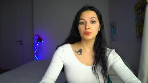 ewelynscott online show from 12-15-25, 01:48